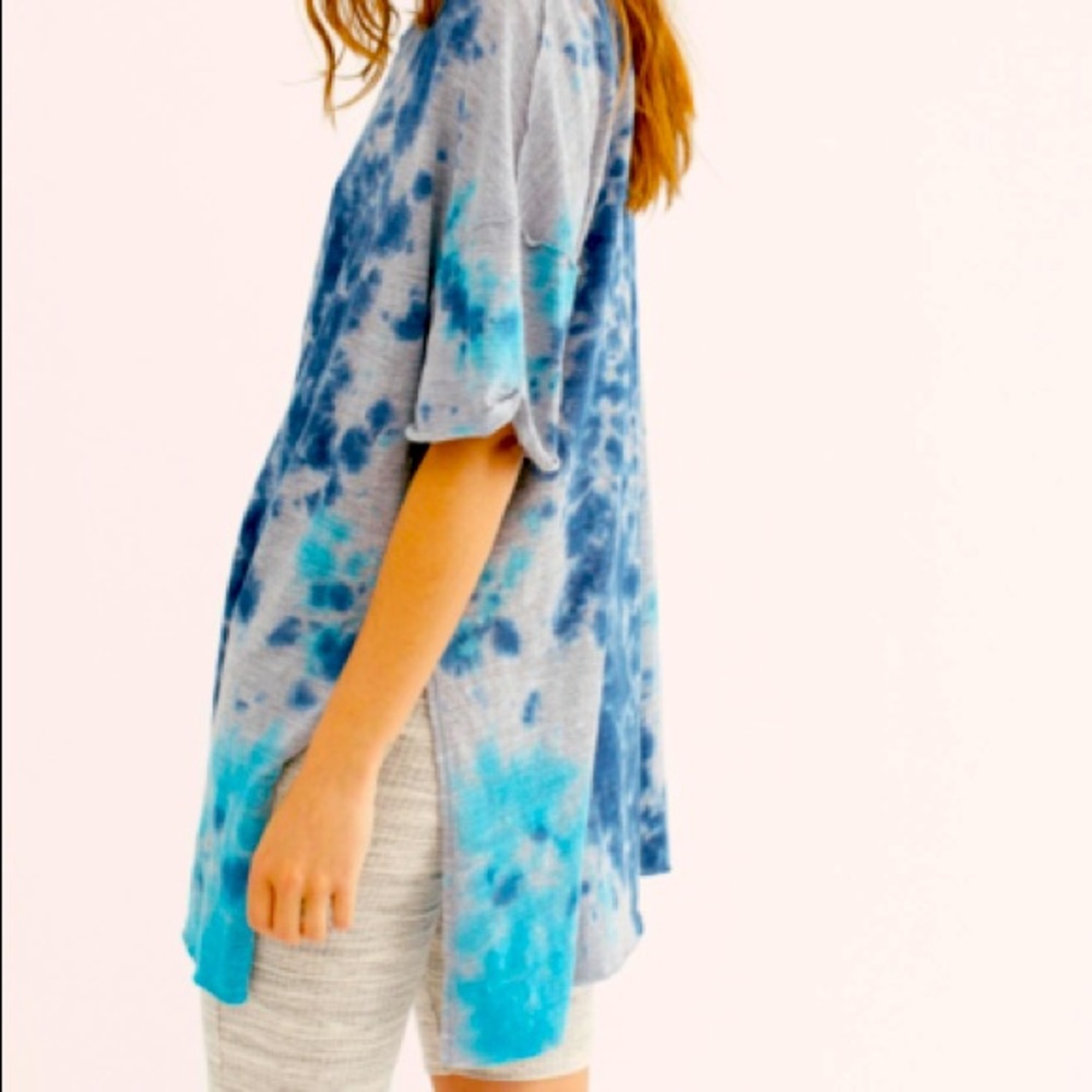 FREE PEOPLE WE THE FREE OVERSIZED TIE DYE BLUE GREY TEE TOP